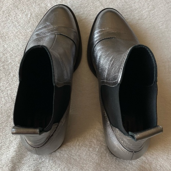 rag & bone mason chelsea Winter boots metallic silver sz 36  Rag & Bone Mason Chelsea boots in a metallic silver EU size 36.5 ~ US 6.5